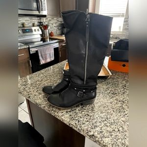 SoHo size 11 boots